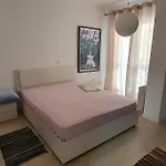 Umana Apartment - Stylish & City Center